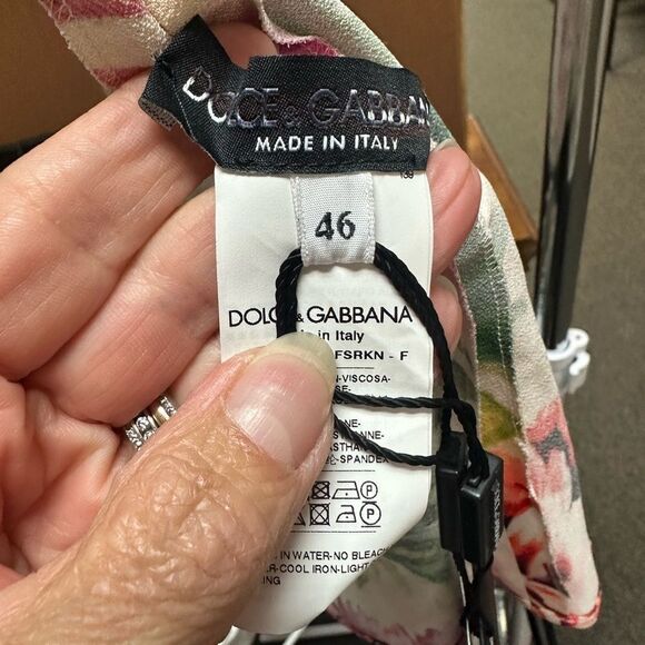 Dolce & Gabbana
Cap-Sleeve Poppy-Print Cady Stretch Top - Picture 8 of 8